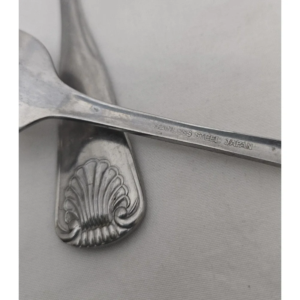 Unknown Brand Vtg Shell Set‎ of 1 Dinner/3 Salad Forks Stainless Steel Flatware